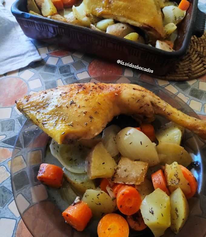 Foto principal de Contramuslos de pollo asados con limón y vinagre