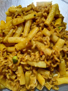स्पेगेटी रेसिपी मुख्य फोटो