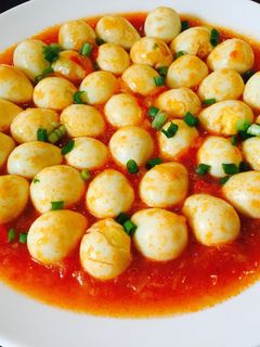 Hình của món Trứng cút sốt chua ngọt.