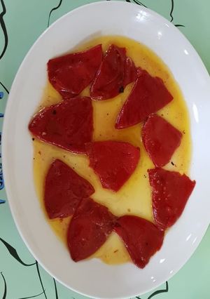 Una foto de Oro rojo de lodosa (pimientos del piquillo) al vermut bianco