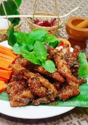 รูปของ หมูทอดลาบแซ่บ