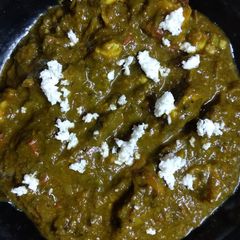 A picture of Palak paneer.