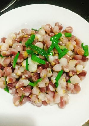 Hình của món Ngô xào hành.