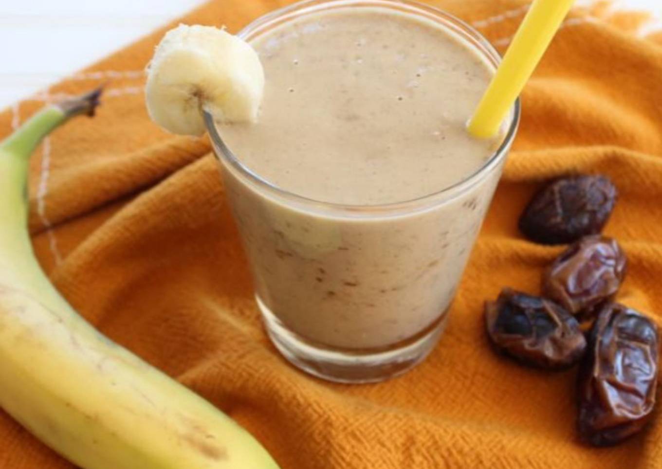 Banana date shake