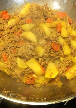 Una foto de Picadillo de Pavo con Champiñones, Papas y Zanahorias