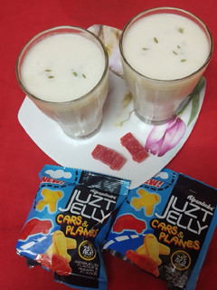 बनाना जेली ठंडाई (Banana jelly thandai recipe in Hindi) रेसिपी मुख्य फोटो