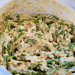 Green beans and tuna salad A picture of Green beans and tuna salad.
