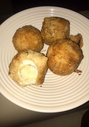 A picture of Yam egg roll.