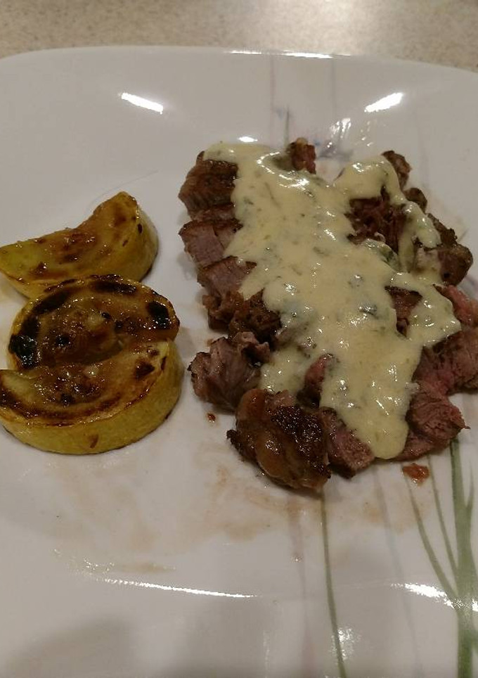 A picture of Easy Bearnaise sauce.