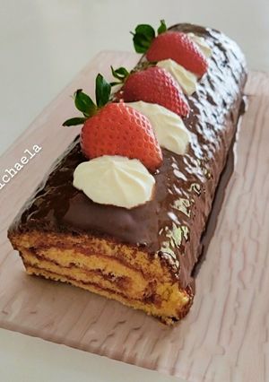 Φωτογραφία της συνταγής Κορμός με φράουλες 🍰