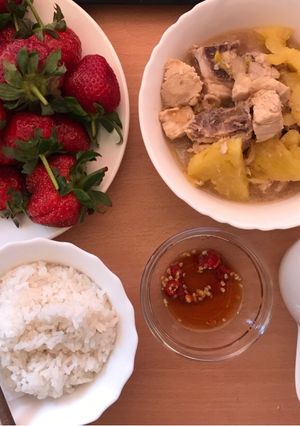 Hình của món Ức gà xào thơm.
