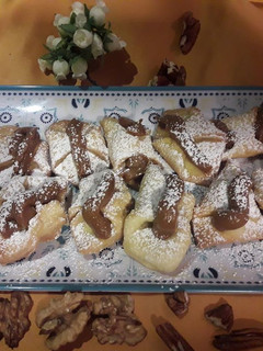 Una foto de Pañuelitos rellenos con Manjarblanco a lo Carmelita