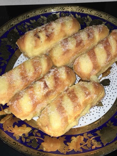 Una foto de Bollos de leche rellenos de crema