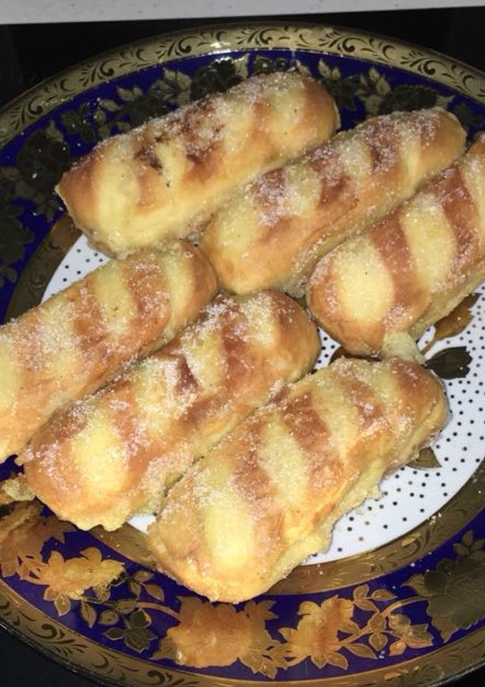 Una foto de Bollos de leche rellenos de crema