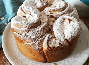 Foto di Torta di rose, arancia e mandorle