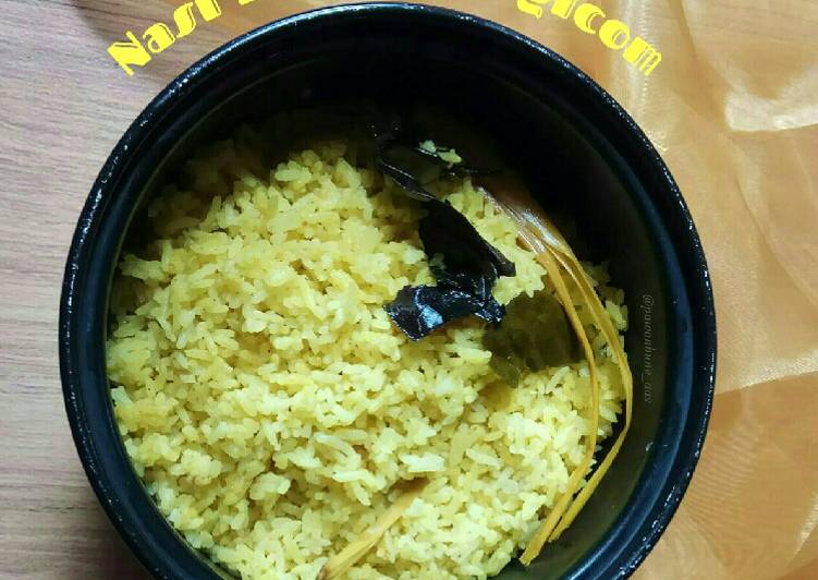 Resep Nasi Kuning Magicom (Ricecooker) yang Bikin Ngiler