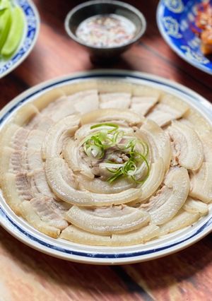 Hình của món Thịt Luộc Mắm Nêm.