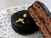 Una foto de alfajores de miel