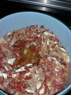 Una foto de Ensalada de pimiento rojo con huevo🤗🖒🍽