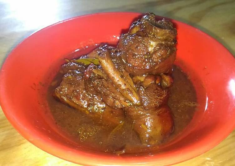 Cara Gampang mengolah Ayam keluwak Anti Gagal
