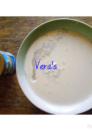 A picture of Oat meal and milk.