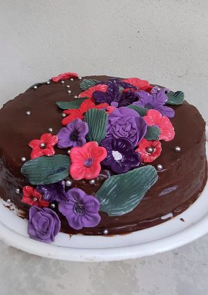 Una foto de Torta de cumpleaños 18 gaby de ajedrez/ damero