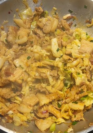 Hình của món Thịt Ba Chỉ Xào Bắp Cải Dầu Hào.