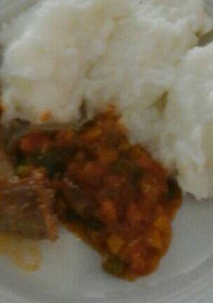 A picture of Wors with sauce.