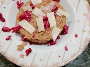 Una foto di risotto melograno