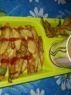 आलू के फिंगर फ्राइज (Aloo ke finger fries recipe in Hindi) रेसिपी मुख्य फोटो