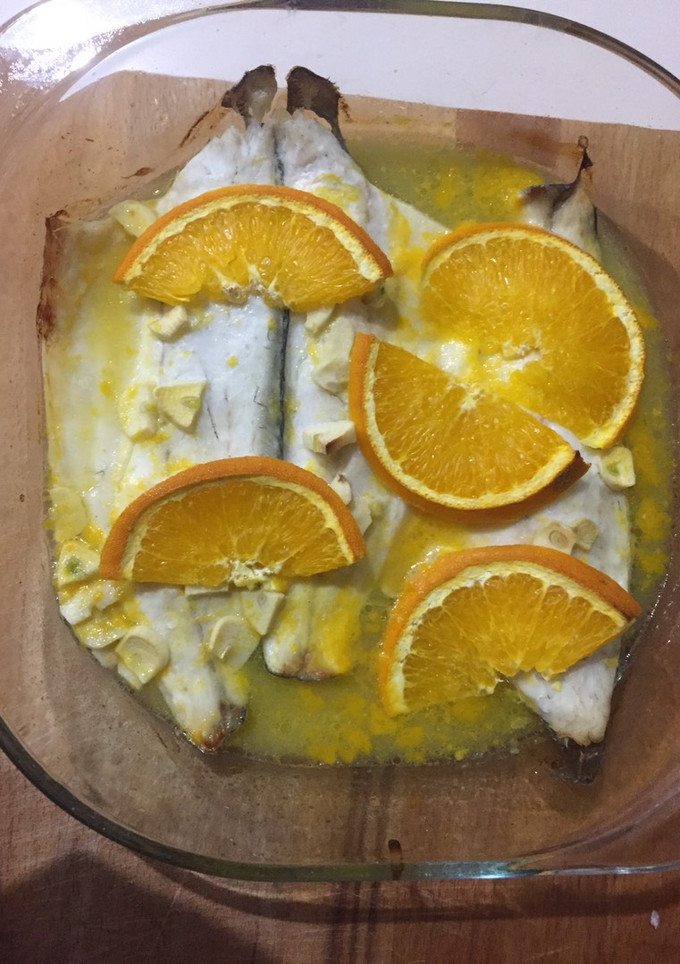 Una foto de Lubina a la naranja🍊