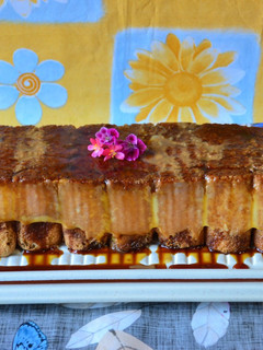 Una foto de Postre de flan y vainillas🍮