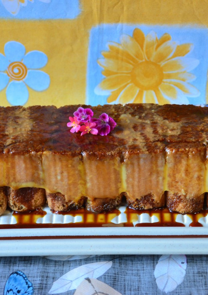 Una foto de Postre de flan y vainillas🍮