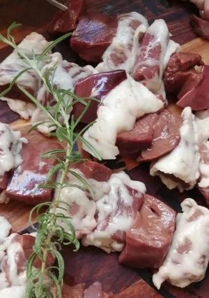 Une photo de Foie d’agneau 🥩en crépine grillade 🍖 d’été