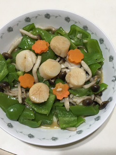 奶油炒青椒干貝(清冰箱、一鍋到底) 的食譜成品照片