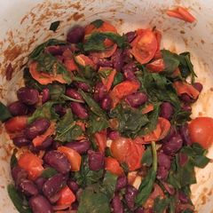 A picture of Tomato, kidney bean and spinach baby food.