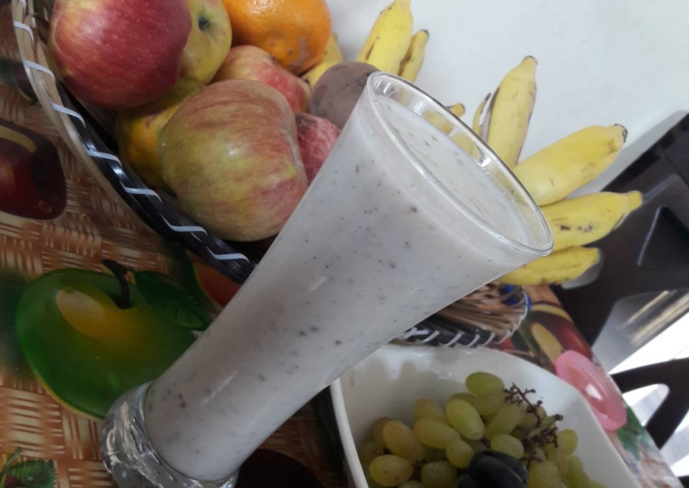 Custard apple and chia seeds shake