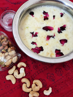 ડ્રાયફ્રૂટ્સ બાસુંદી (Dryfruits Basundi Recipe In Gujarati) રેસીપી મુખ્ય ફોટો