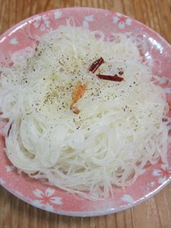 蒜香乾拌米粉 的食譜成品照片