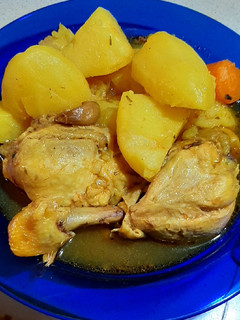 Una foto de Patatas estofadas con pollo