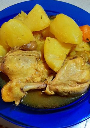 Una foto de Patatas estofadas con pollo