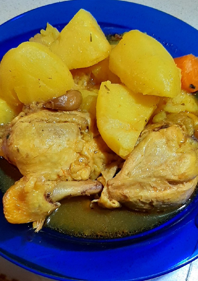 Una foto de Patatas estofadas con pollo