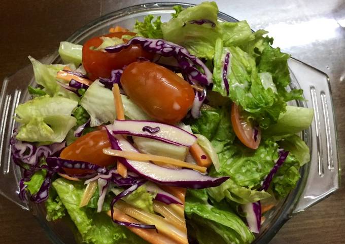 Cách làm sốt mè rang để trộn salad vừa ngon vừa giúp giảm cân