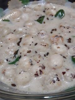 मखाने मूंगफली की कड़ी रेसिपी मुख्य फोटो