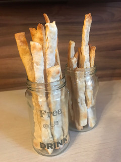 Una foto de Grisines de queso muy fáciles❤️