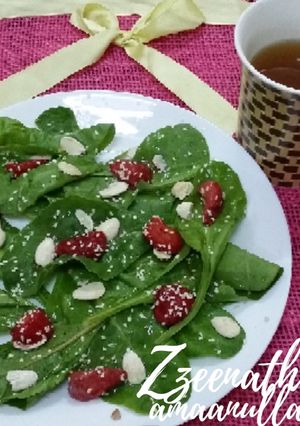 A picture of Strawberry, Spinach and Almond Salad.