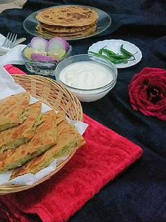 A picture of Stuffed paneer paratha.