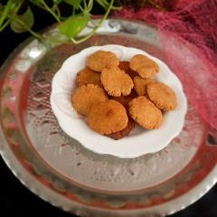 A picture of Makka flour mathri.