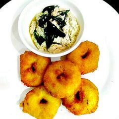 A picture of Poha & Oats Vada.