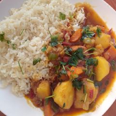 A picture of Rice with spiced waru.